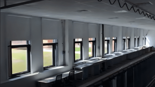 ESRI Flume Lab der Swansea University – Zertifizierte Lasersicherheitsanlage