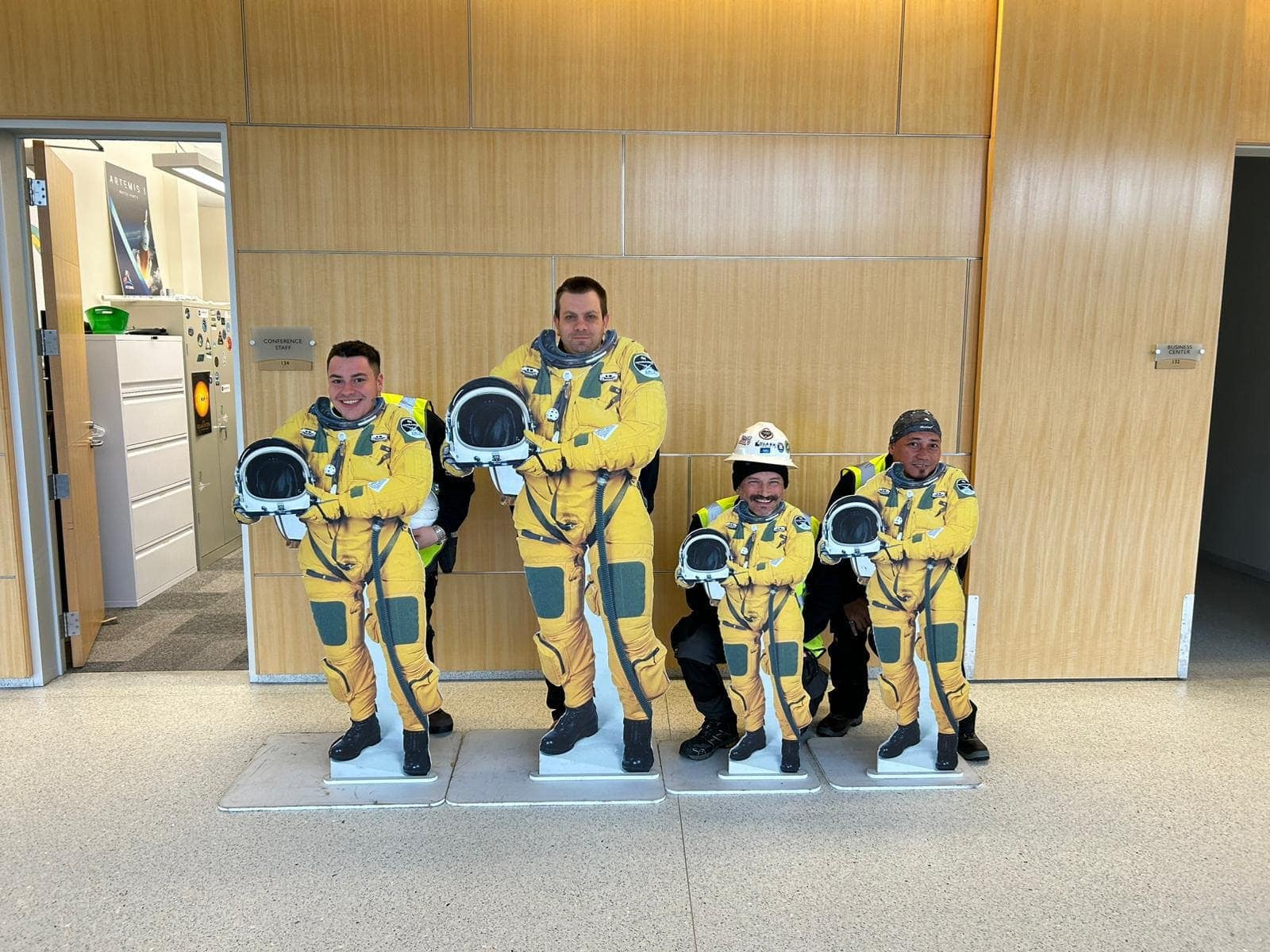 lasermet-install-engineers-at-nasa