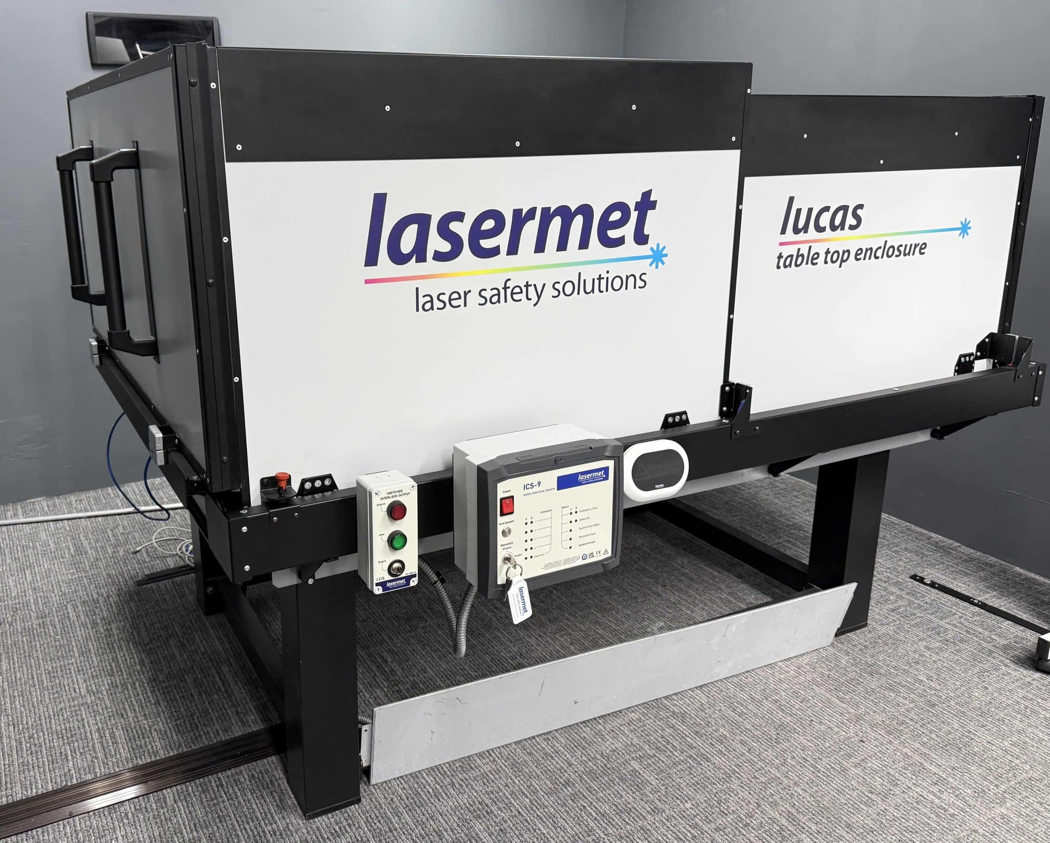 Lasermet Lucas Table Top Closed