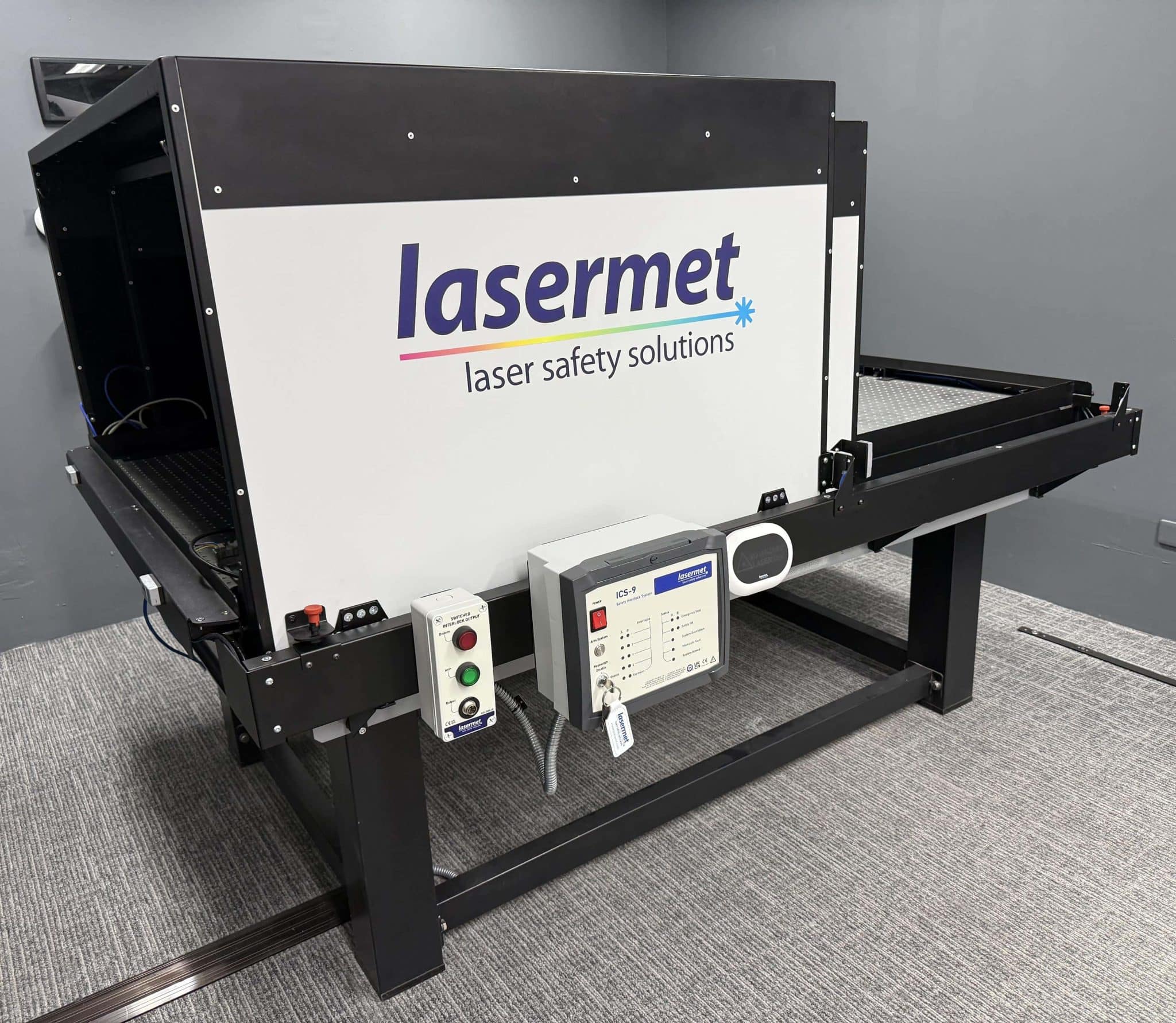 Lasermet_Lucas_Table_Top_Open_Right (1)