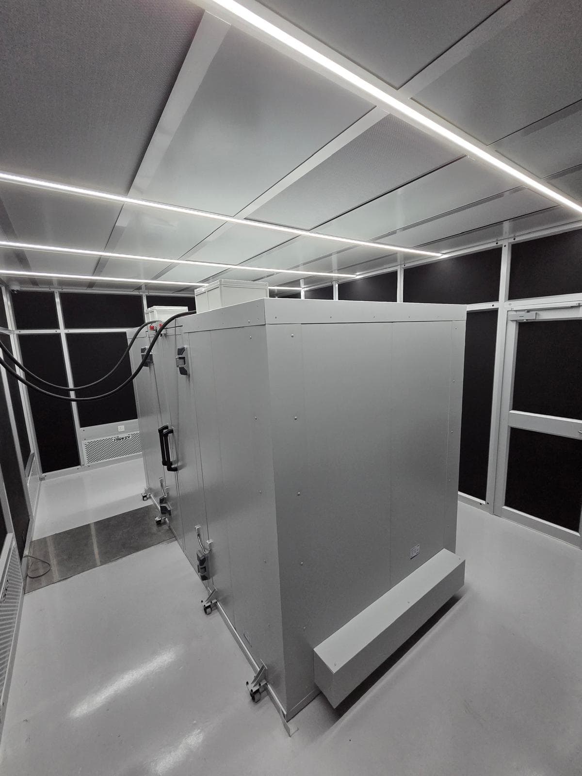 EOS Clamshell 1 by Lasermet Laser Safety Solutions